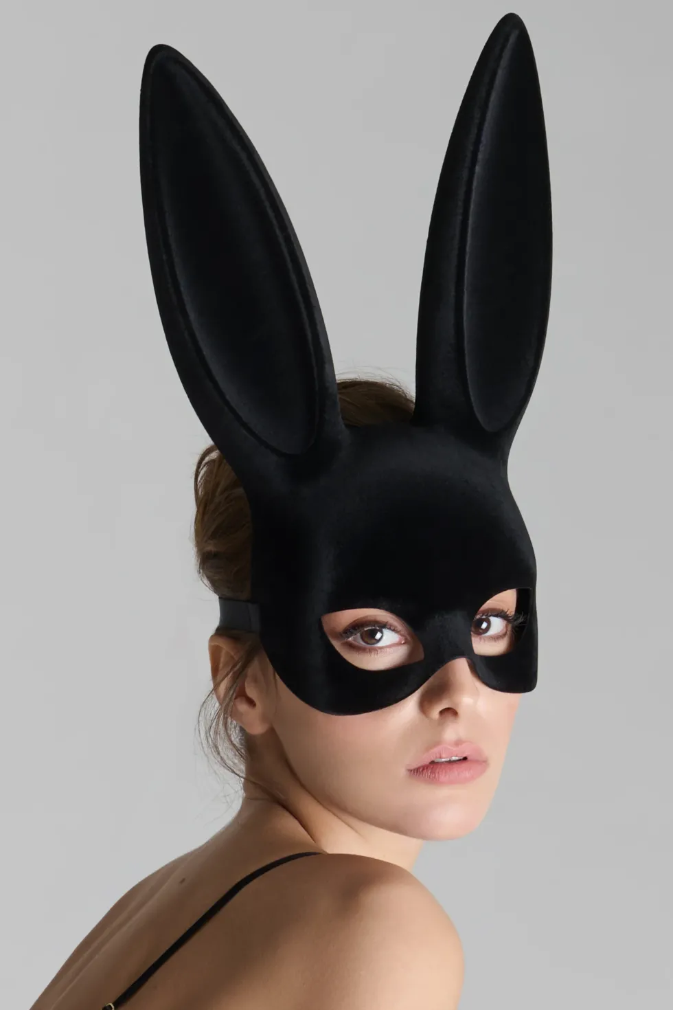 BunnyMasque lapin velours avec pompon