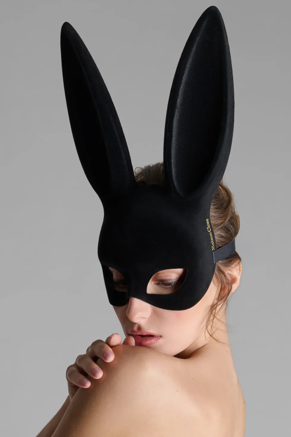 BunnyMasque lapin velours avec pompon