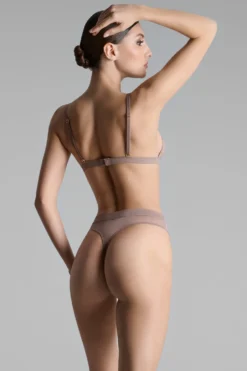Corps à CorpsString taille haute